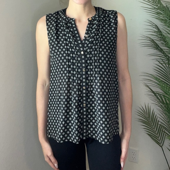 CeCe | Black and White Blouse - Picture 2 of 13